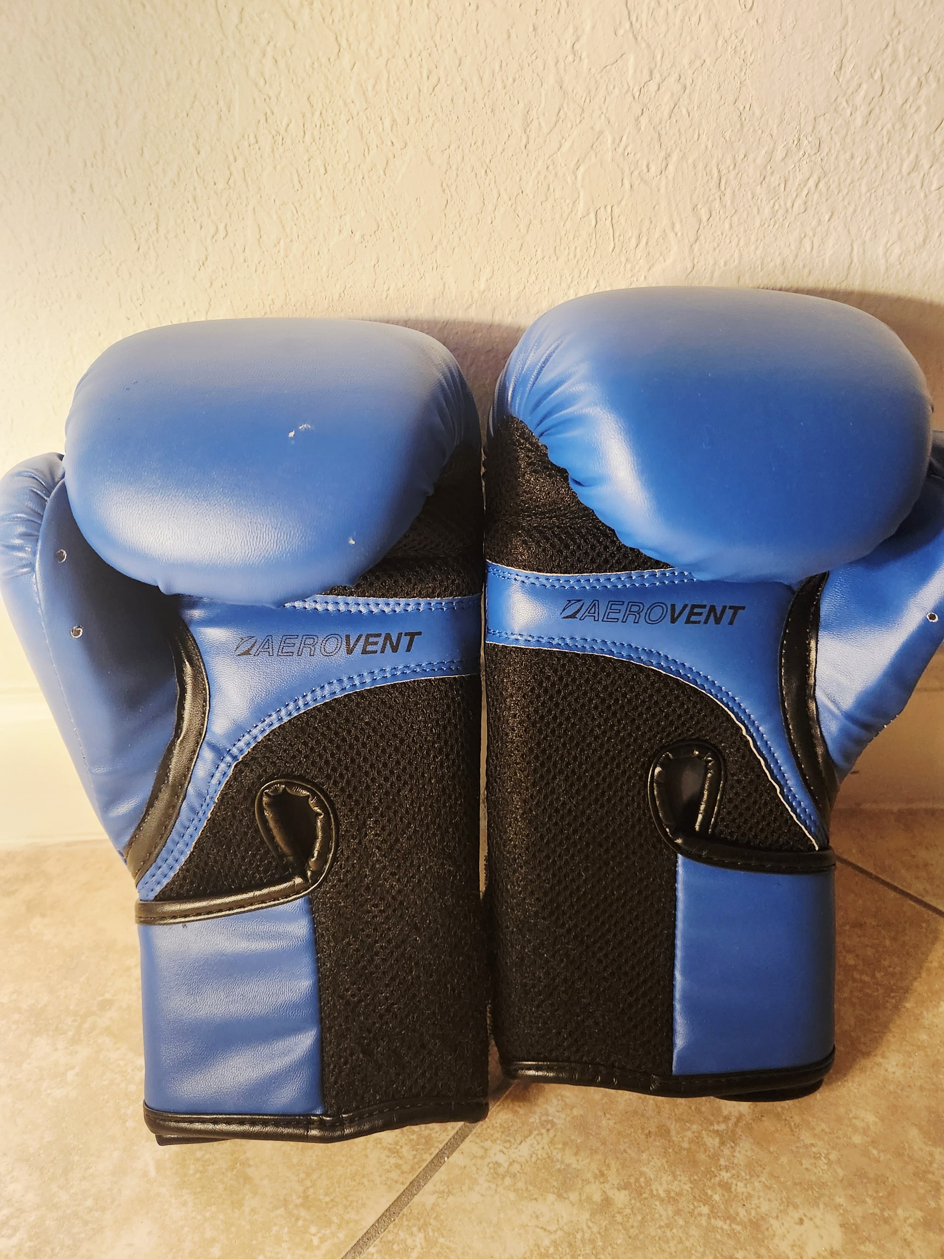 8oz Boxing Gloves Giveaway