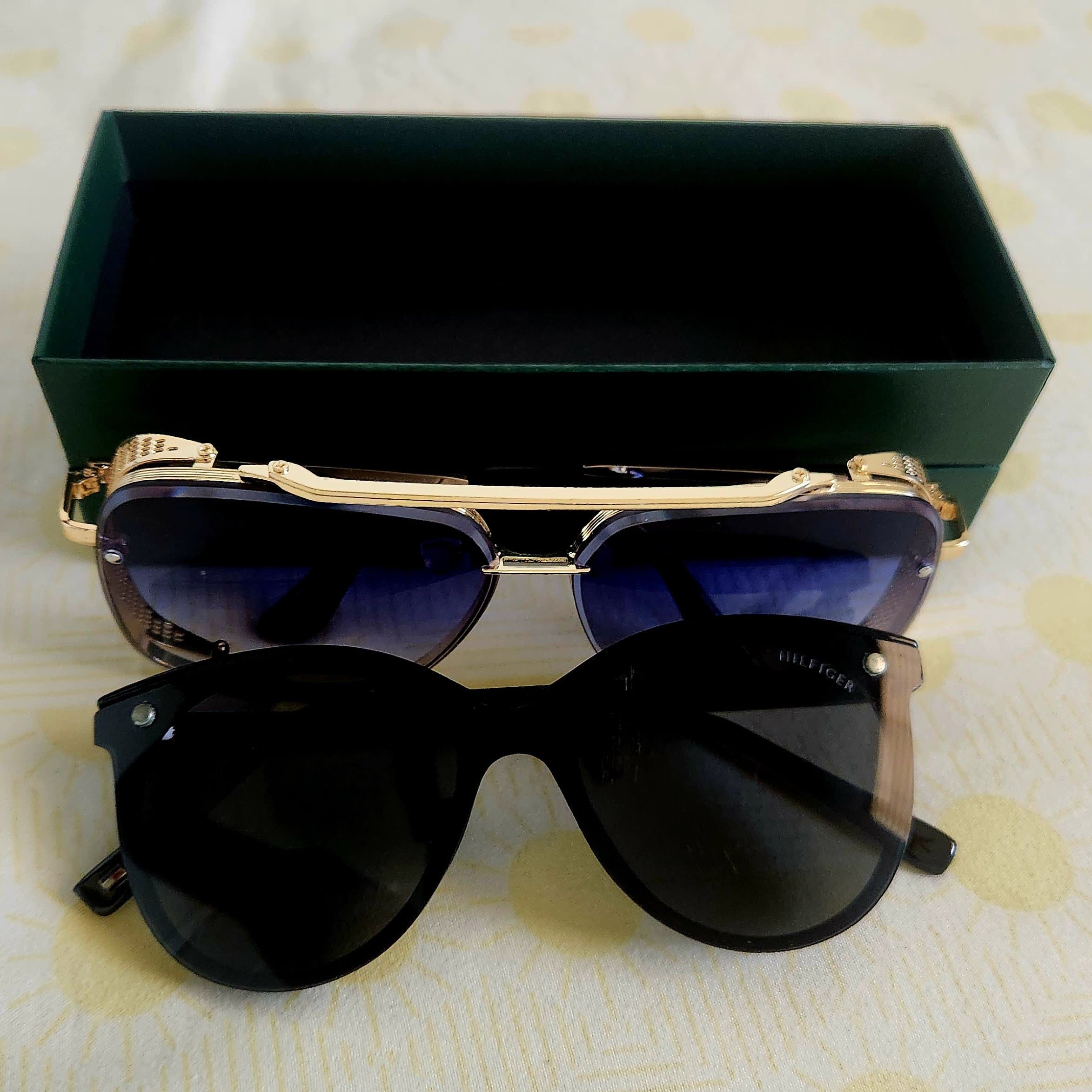 FREE Stylish Sunglasses (2 Pairs)